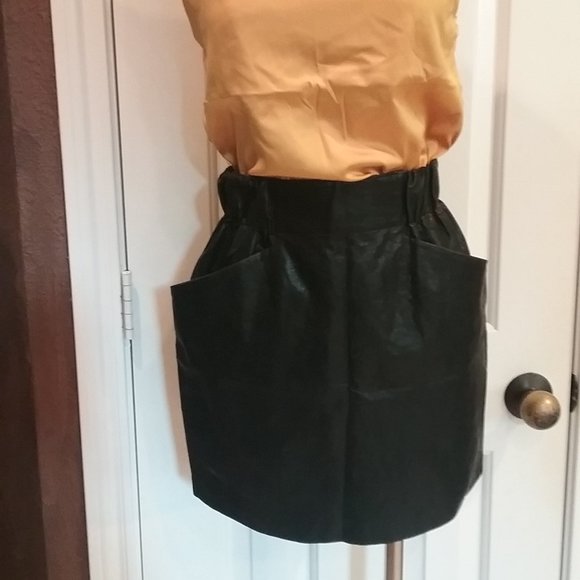 ZARA Basic Faux Leather Mini Skirt - Picture 5 of 8